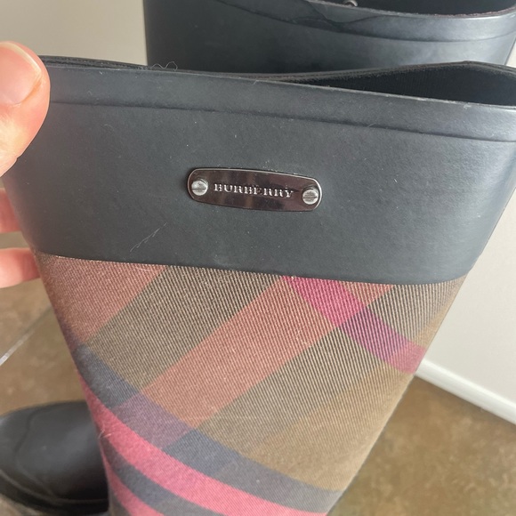 Authentic Burberry Rainboots Sz 38 - Picture 3 of 10